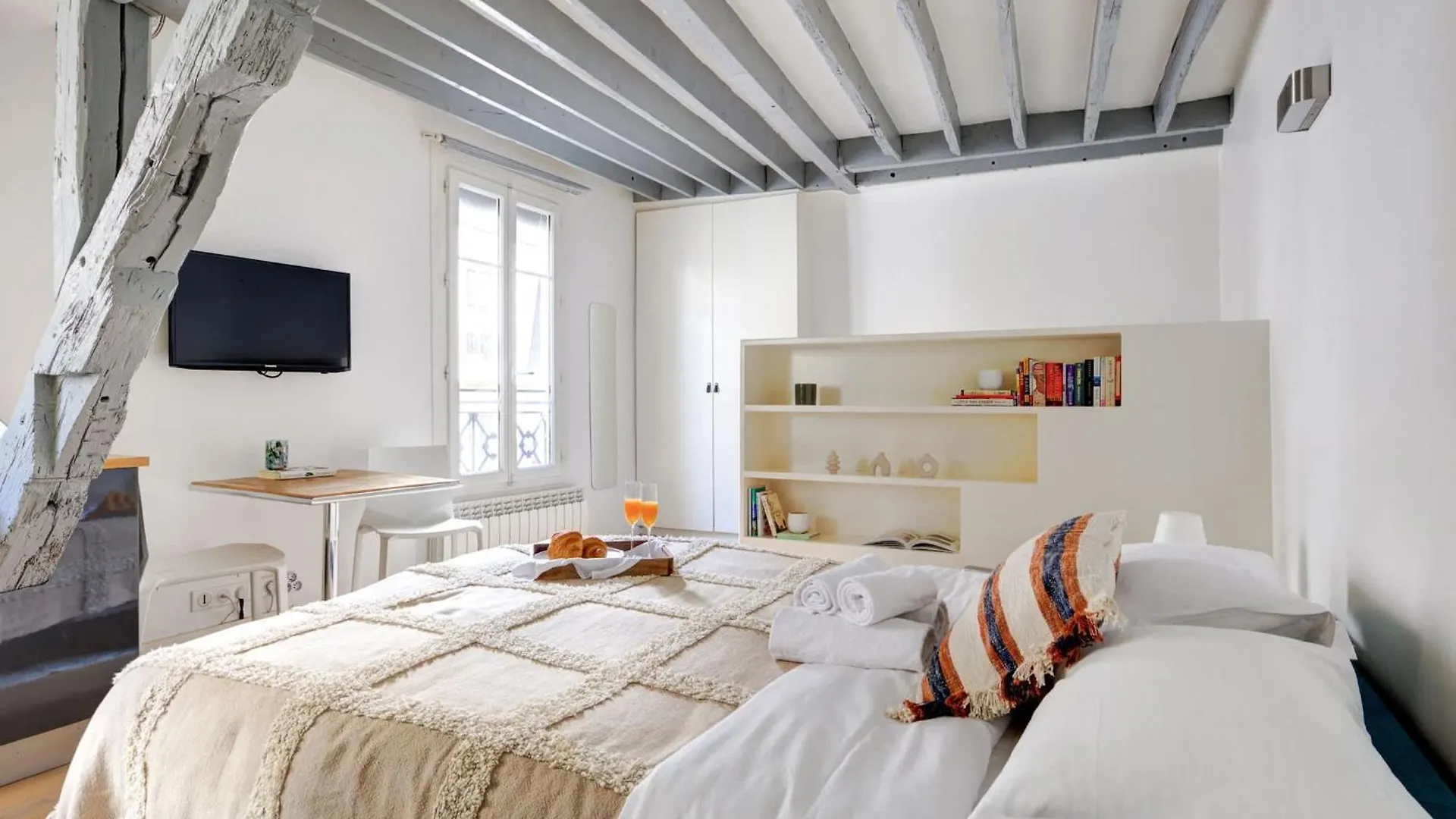 Bnbnova - Le Marais & Pompidou Paris França