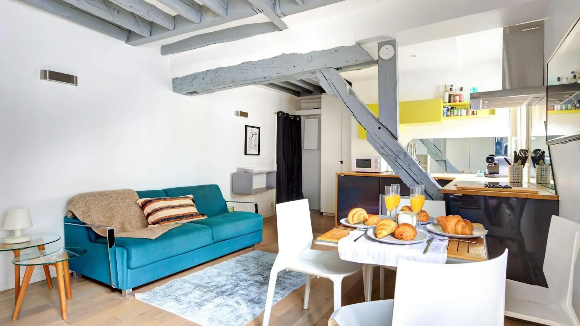 Apartment Bnbnova - Le Marais & Pompidou Paris France